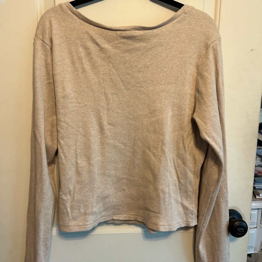 Universal Thread top - Picture 2 of 3